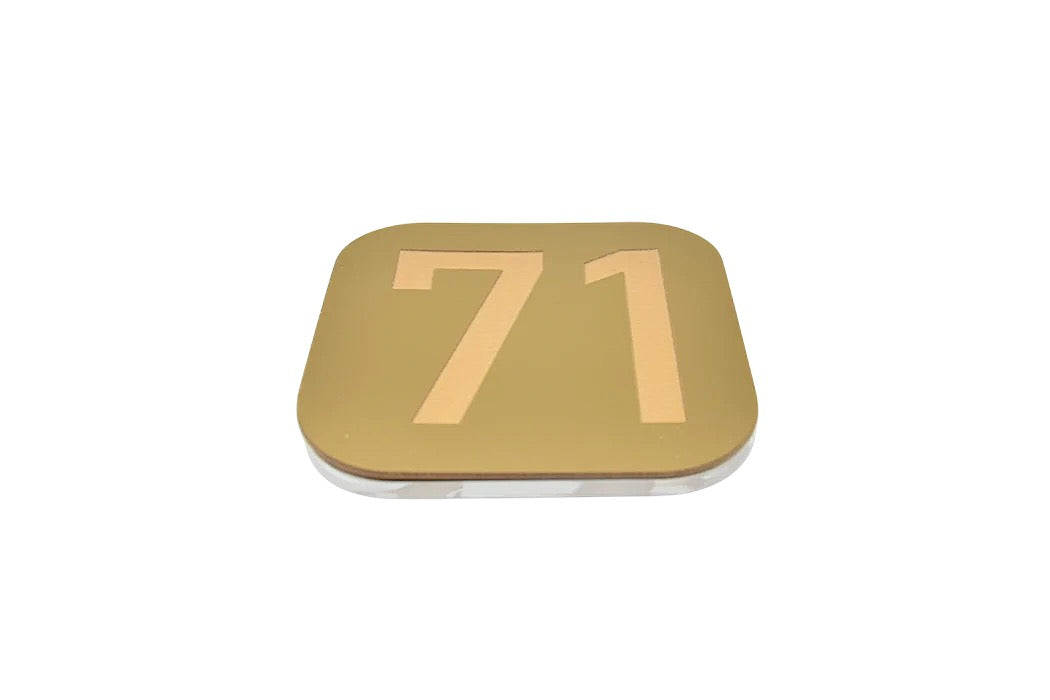 Placa de Número para Puerta en Bicapa Dorado