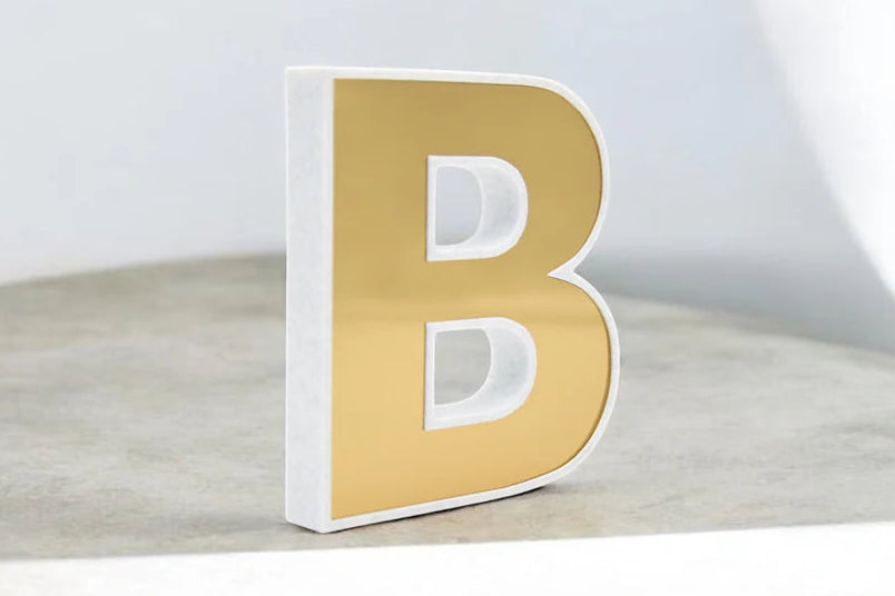 Letra Corpórea en 3D - Bicapa Dorada Natural